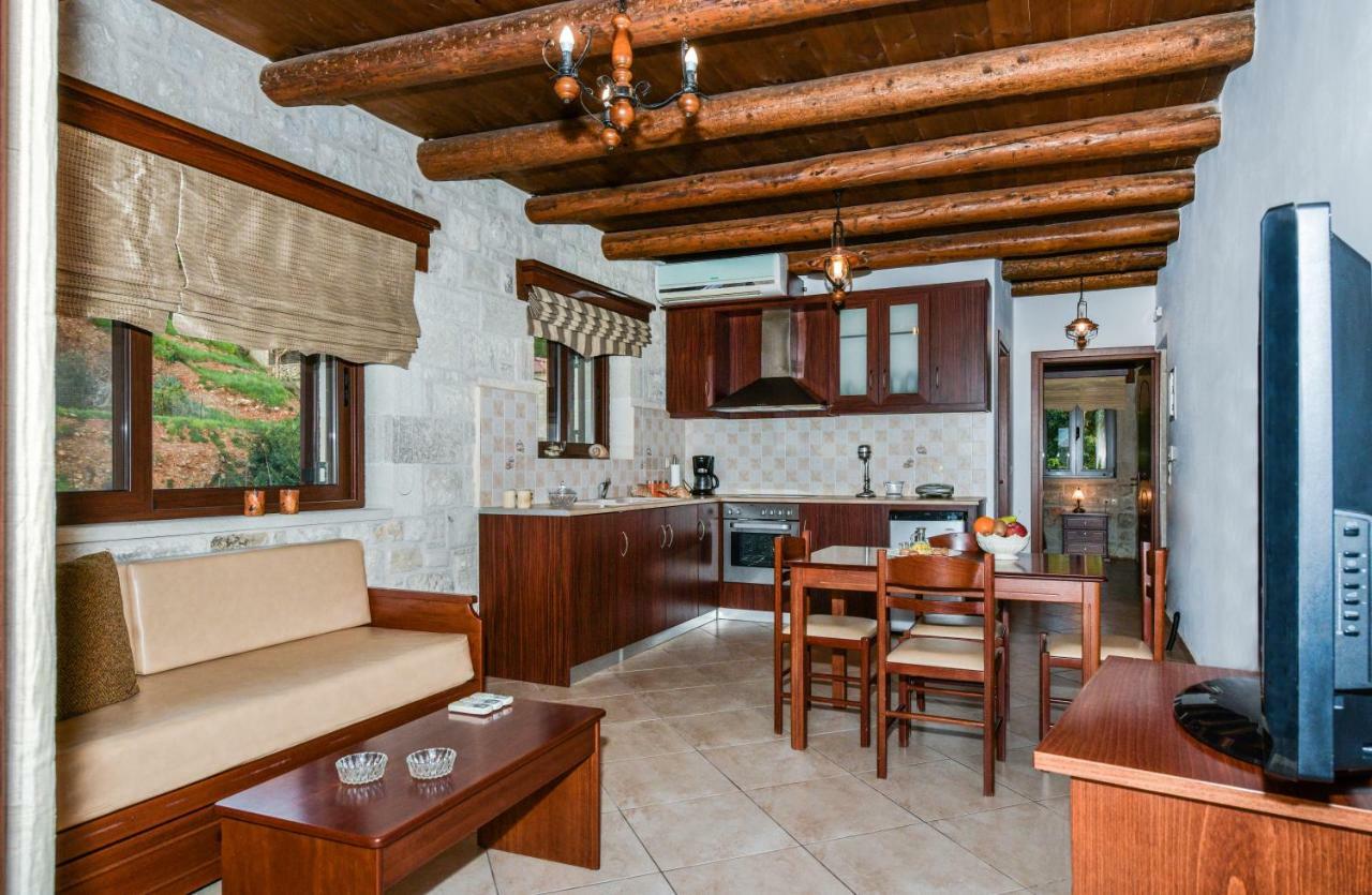 Ariadni Apartments Sfinarion Exterior photo