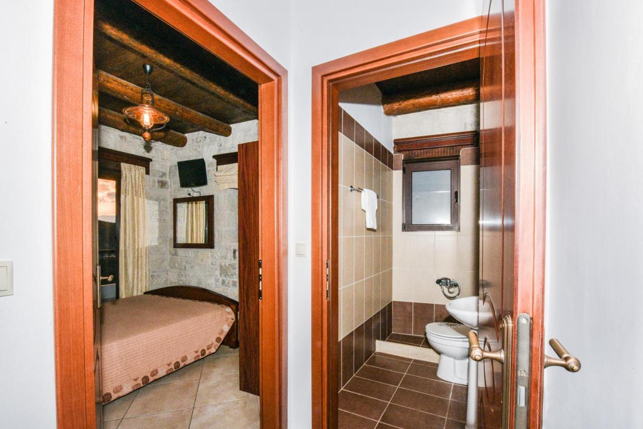 Ariadni Apartments Sfinarion Exterior photo